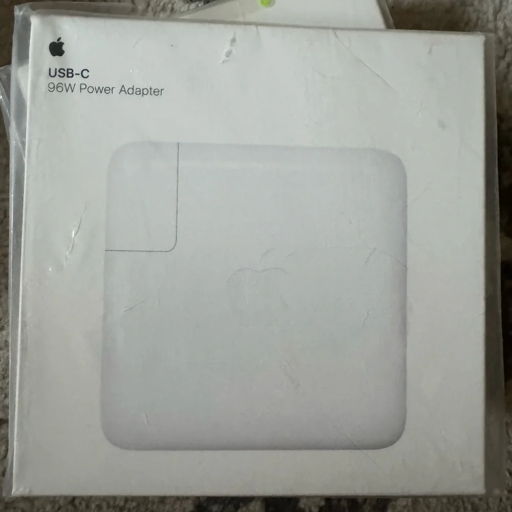 Apple 96W USB-C Power Adapter new sealed